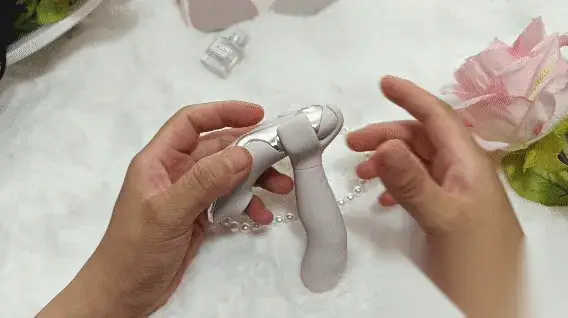 动图:手持玩具展示