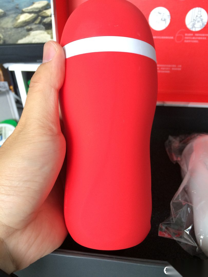 手持杯体的握感展示